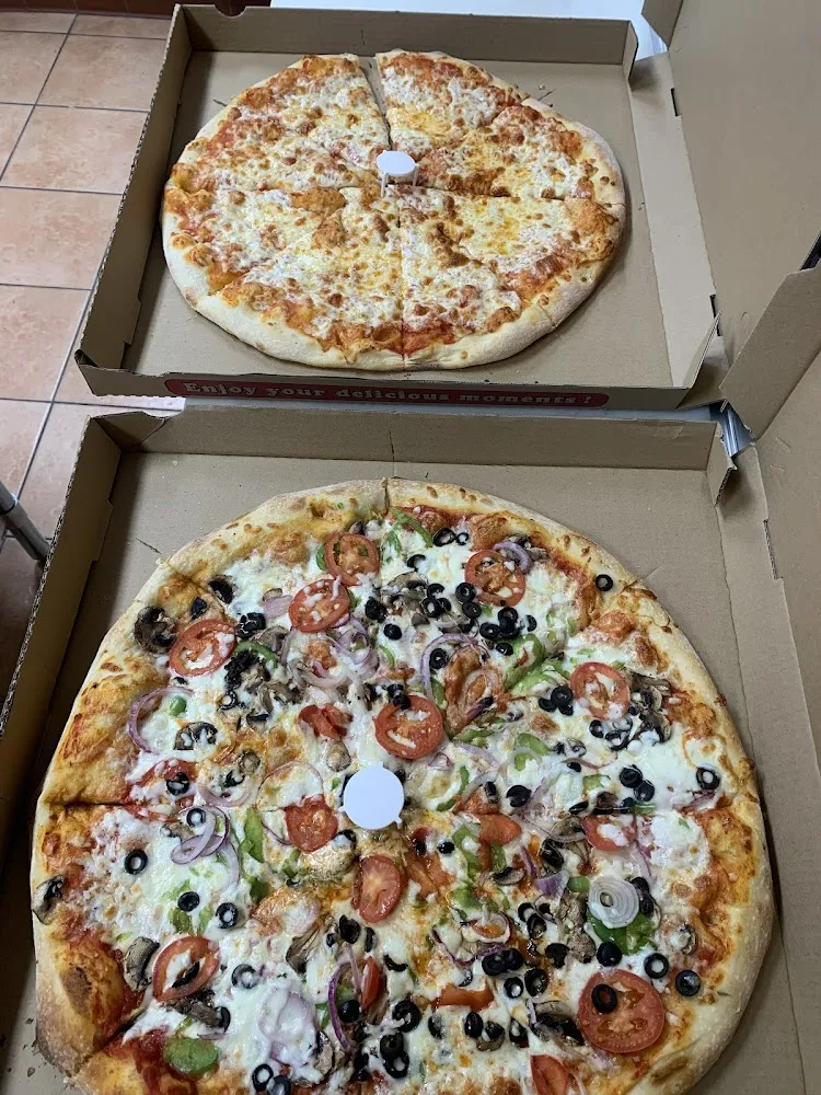Nona’S Garden Veggie Pizza
